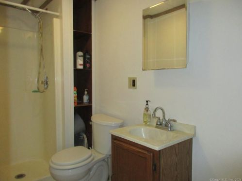 324 Oak Ave, Torrington CT 06790-6538 exterior