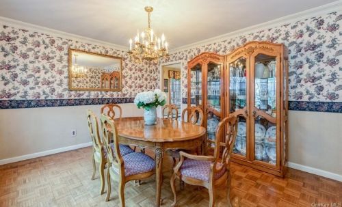 345 Svahn Dr, Valley Cottage NY 10989-1608 exterior