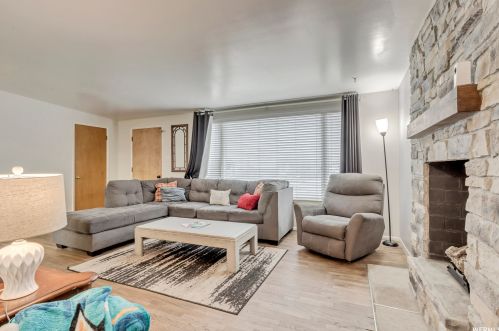 1394 8175, Sandy UT 84093-6617 exterior