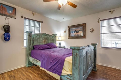 240 Cindy Ln, Burleson TX 76028-3842 exterior