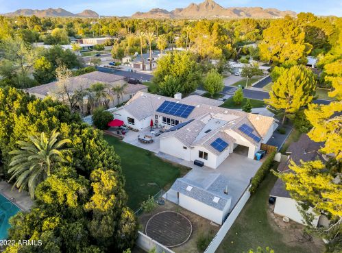 5828 3rd Ave, Phoenix AZ 85086-7201 exterior