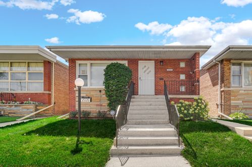 2335 92nd St, Chicago IL  60617-3841 exterior