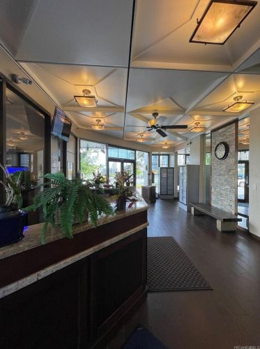 3045 Ala Napuaa Pl, Honolulu, HI 96818-2792