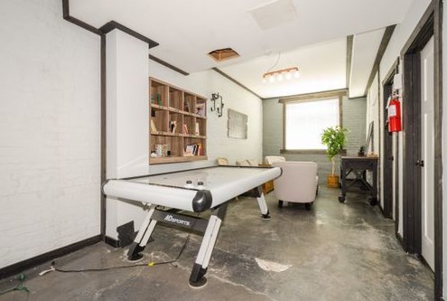 6118 Winthrop Ave, Chicago, IL 60660-2482