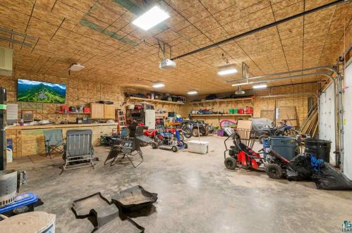 3258 Tischer Rd, Duluth MN 55803-9786 exterior