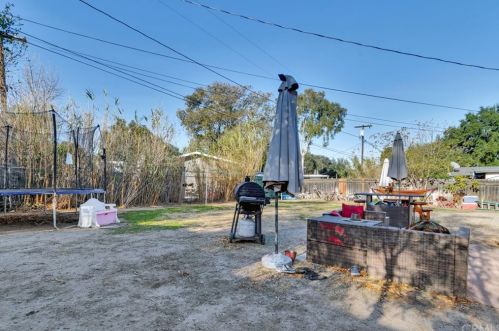 3172 Maude St, Riverside CA 92506-4452 exterior