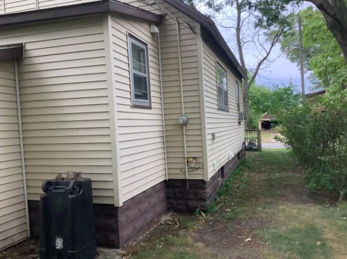 2417 7 St, Meskegon MI 49440-1060 exterior