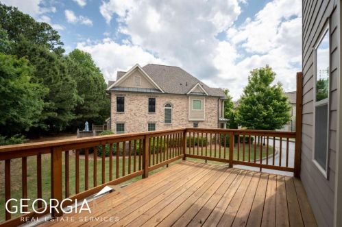 7490 Glisten Ave, Atlanta GA 30328-2865 exterior