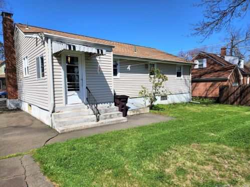 39 Derby St, New Britain CT 06053-3115 exterior