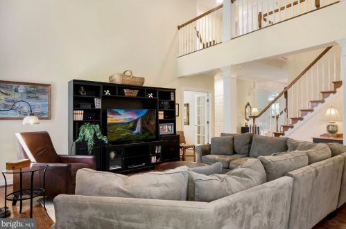 916 Brick Mnr Cir, Silver Spring MD 20905-3819 exterior