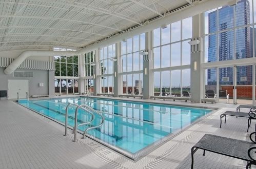 450 Waterside Dr, Chicago IL  60601-4702 exterior