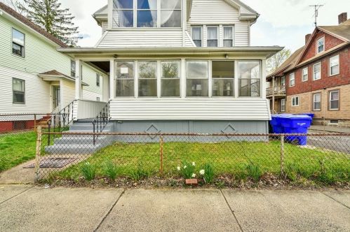 11 Phoenix St, Springfield MA  01104-2450 exterior