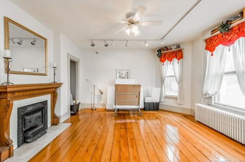 40 Bloomfield Ave, Windsor CT 06095-2303 exterior