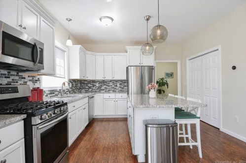 41 Windermere Vlg Rd, Ellington CT exterior