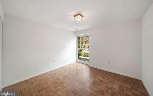 10618 Great Arbor Dr, Rockville MD 20854-4220 exterior