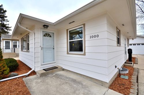 1000 111th St, Milwaukee, WI 53214-2337