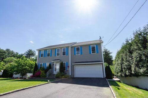 23 John St, Derby, CT 06418-2601