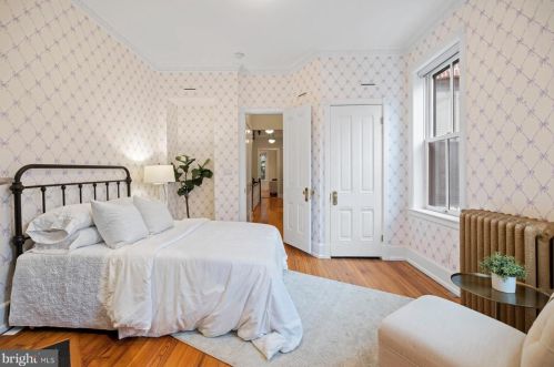 2010 Hillyer Pl, Washington DC 20009-1006 exterior