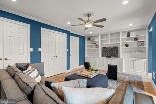 613 Royal St, Alexandria VA  22314-2031 exterior