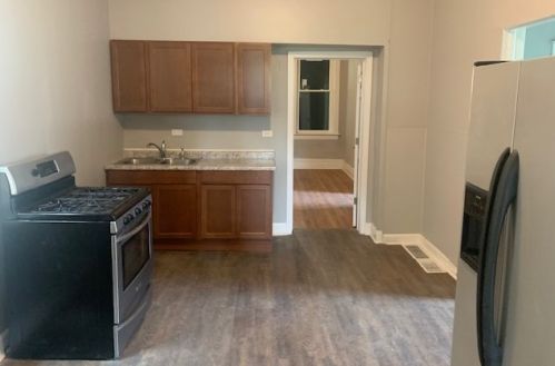 8444 Buffalo Ave, Chicago IL  60617-2609 exterior