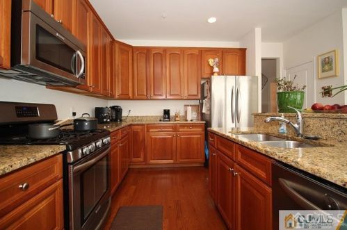 2203 Leia Ln, New Brunswick NJ  08904-1865 exterior