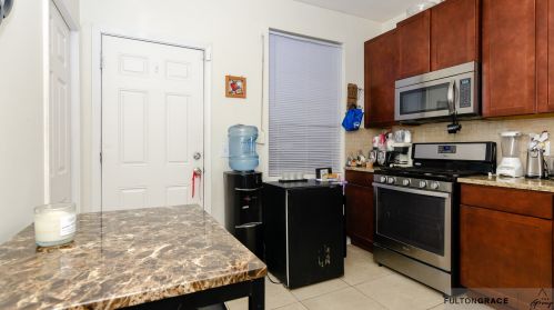 1410 72nd St, Chicago IL  60619-1510 exterior