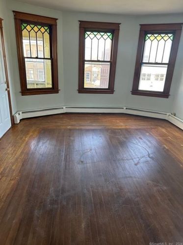 260 Grove St, New Britain CT 06053-3762 exterior