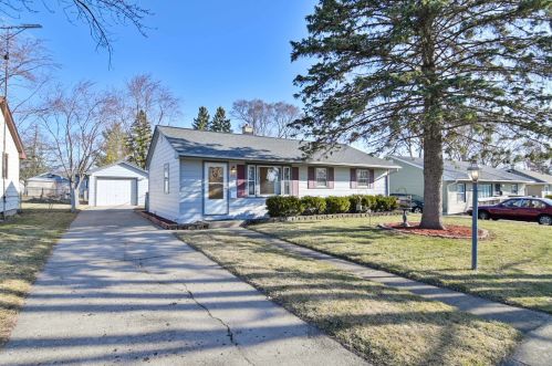 2716 Florida Ave, Waukegan IL 60087-4536 exterior