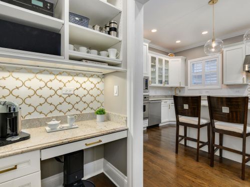 4147 Damen Ave, Chicago IL 60618-3045 exterior