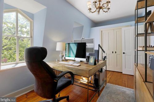 204 Royal St, Alexandria VA  22314-2627 exterior