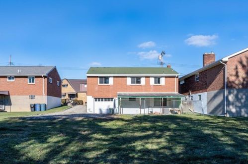 700 Southcrest Dr, Pittsburgh PA 15226-1238 exterior