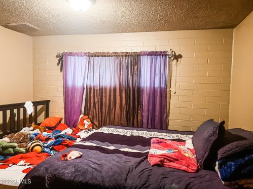 11232 18 Dr, Phoenix AZ 85007-2431 exterior