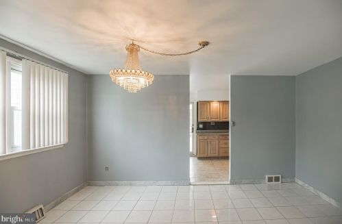 8623 Jackson St, Philadelphia PA 19145-3833 exterior