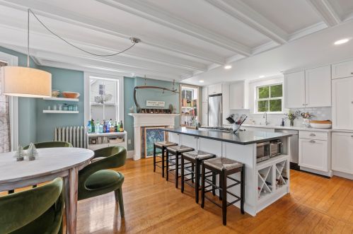 66 Atkinson St, Dover NH 03820-3731 exterior