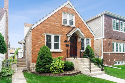 2840 72nd Ct, Chicago, IL 60707-1507