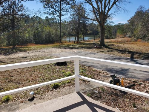 211 Lakewood Dr, Defuniak Springs FL 32435-4207 exterior