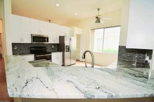 7948 Leicester Dr, Naples FL 34104-7444 exterior