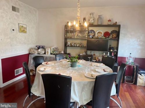 1011 Lehn Dr, Lancaster PA 17601-4884 exterior