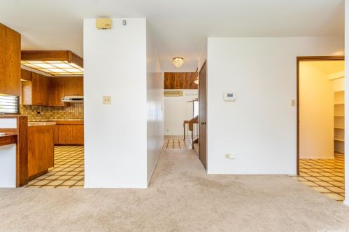 1572 Kalakaua Ave, Honolulu HI  96826-2401 exterior