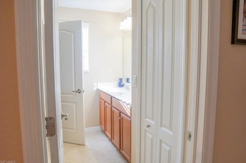 2330 Heydon Cir, Naples FL 34120-4578 exterior