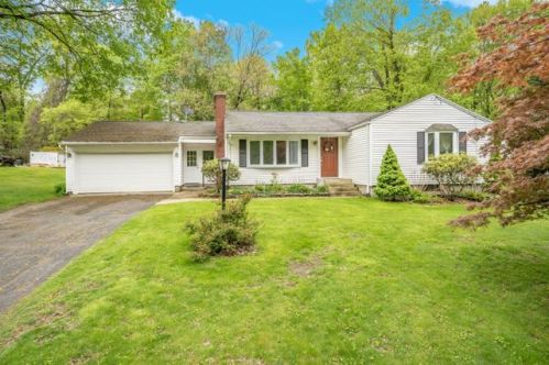 47 Shady Knl Dr, Springfield MA  01106-3033 exterior