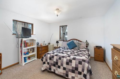 321 Mulberry St, Duluth MN 55811-2519 exterior