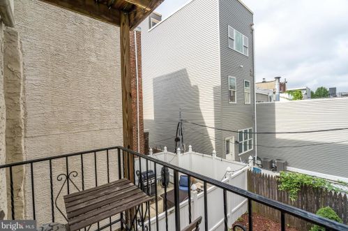 762 19th St, Philadelphia PA 19130-2030 exterior