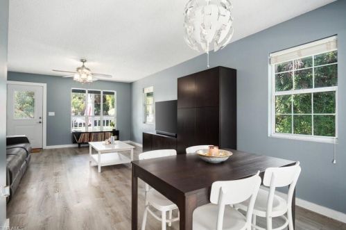 2731 8 Ave, Naples FL 34120-4919 exterior