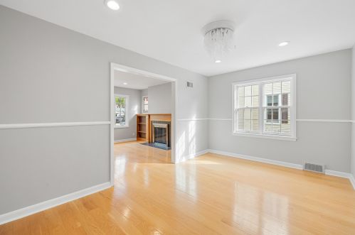 125 Montclaire Ave, Milwaukee WI 53217-4438 exterior