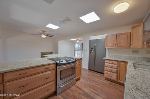 8105 Beverly St, Tucson AZ 85710-5929 exterior