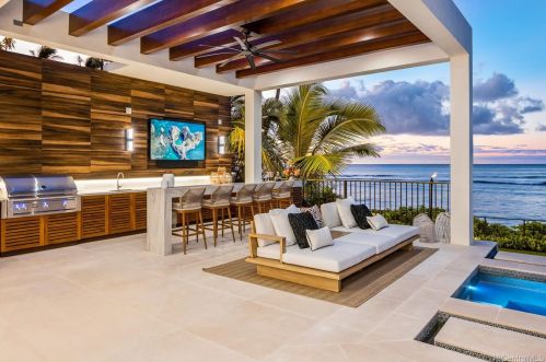 213 Kaalawai Pl, Honolulu HI 96816-4435 exterior