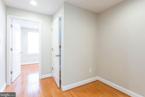 230 Ellsworth St, Philadelphia PA 19146-3012 exterior