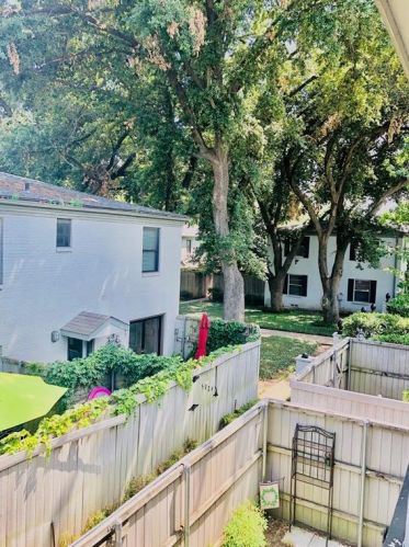 5032 Hall St, Dallas TX 75226-1337 exterior