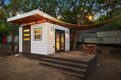 1121 Delano St, Austin, TX 78721-2101